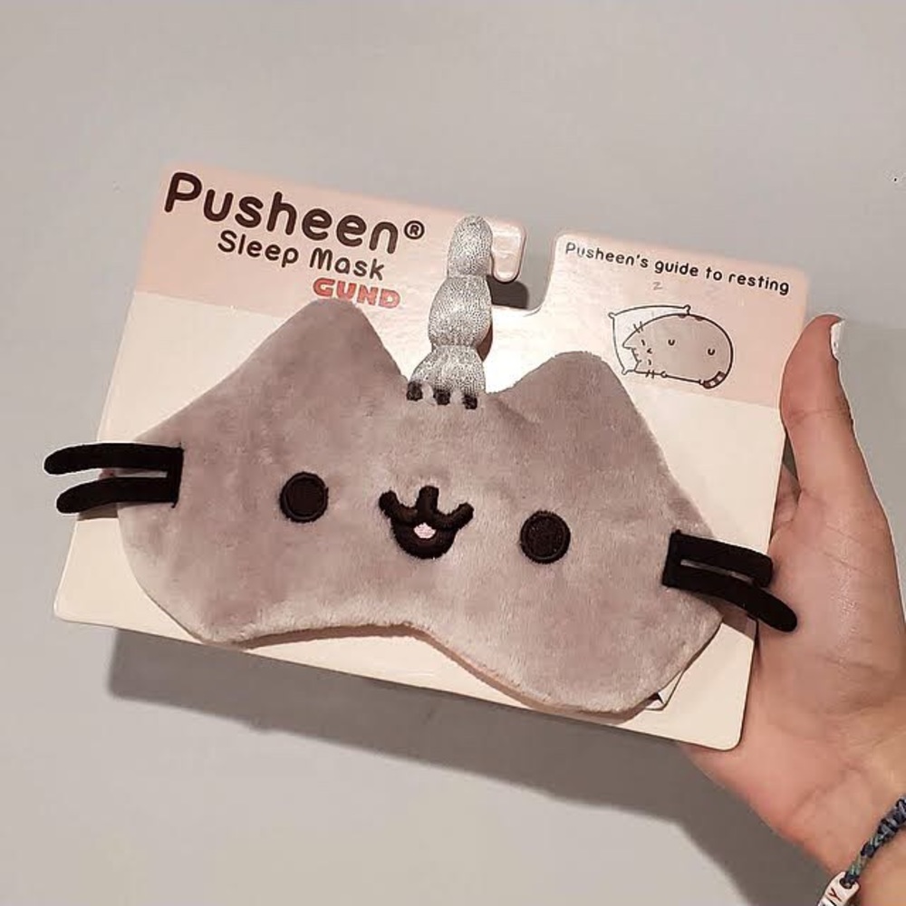 Pusheen sleep mask